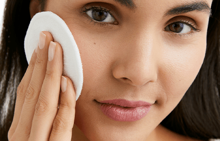 Clogged pores: treatment & causes | Eucerin